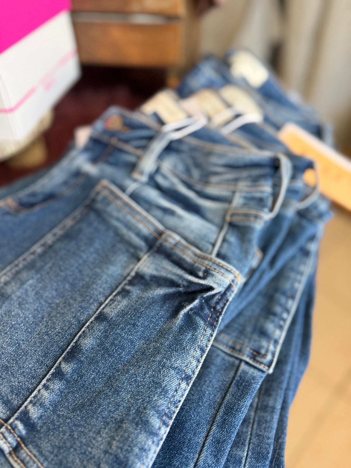 Slouchy Ankle Barrel Jeans with Patch Pockets