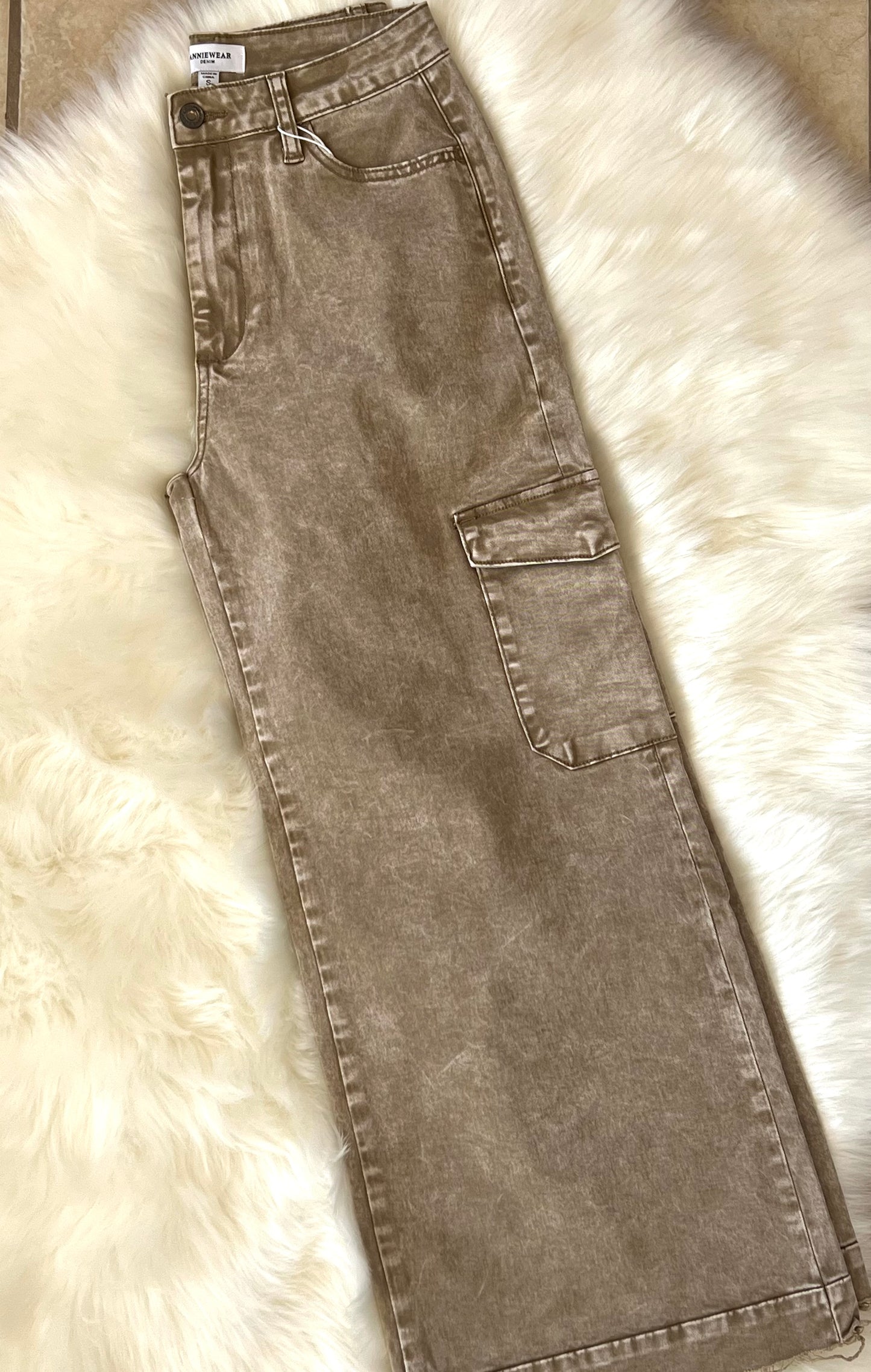 Comfort Cropped Cargo Wide Jean