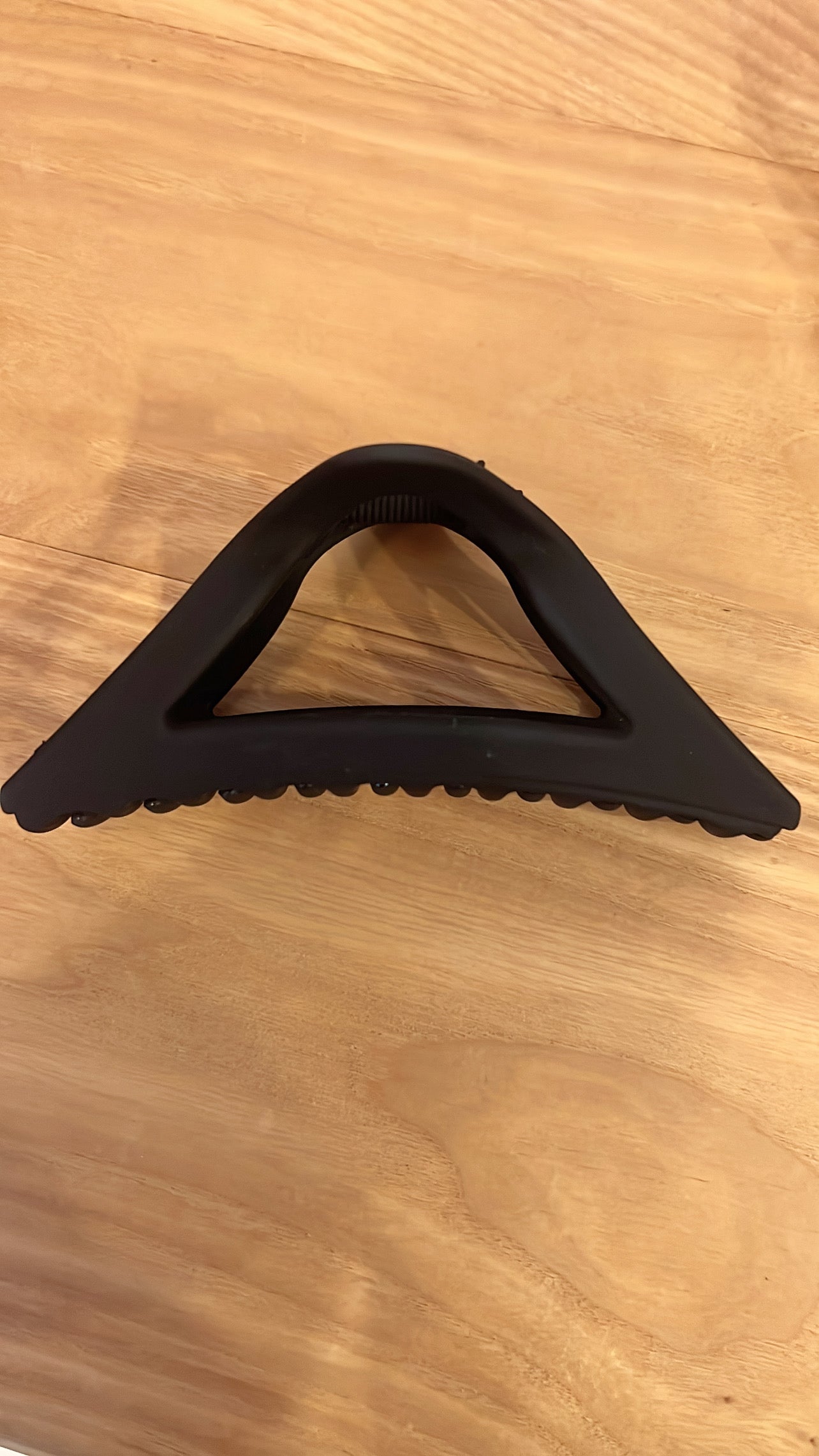 Large Triangle Matte Hair Claw