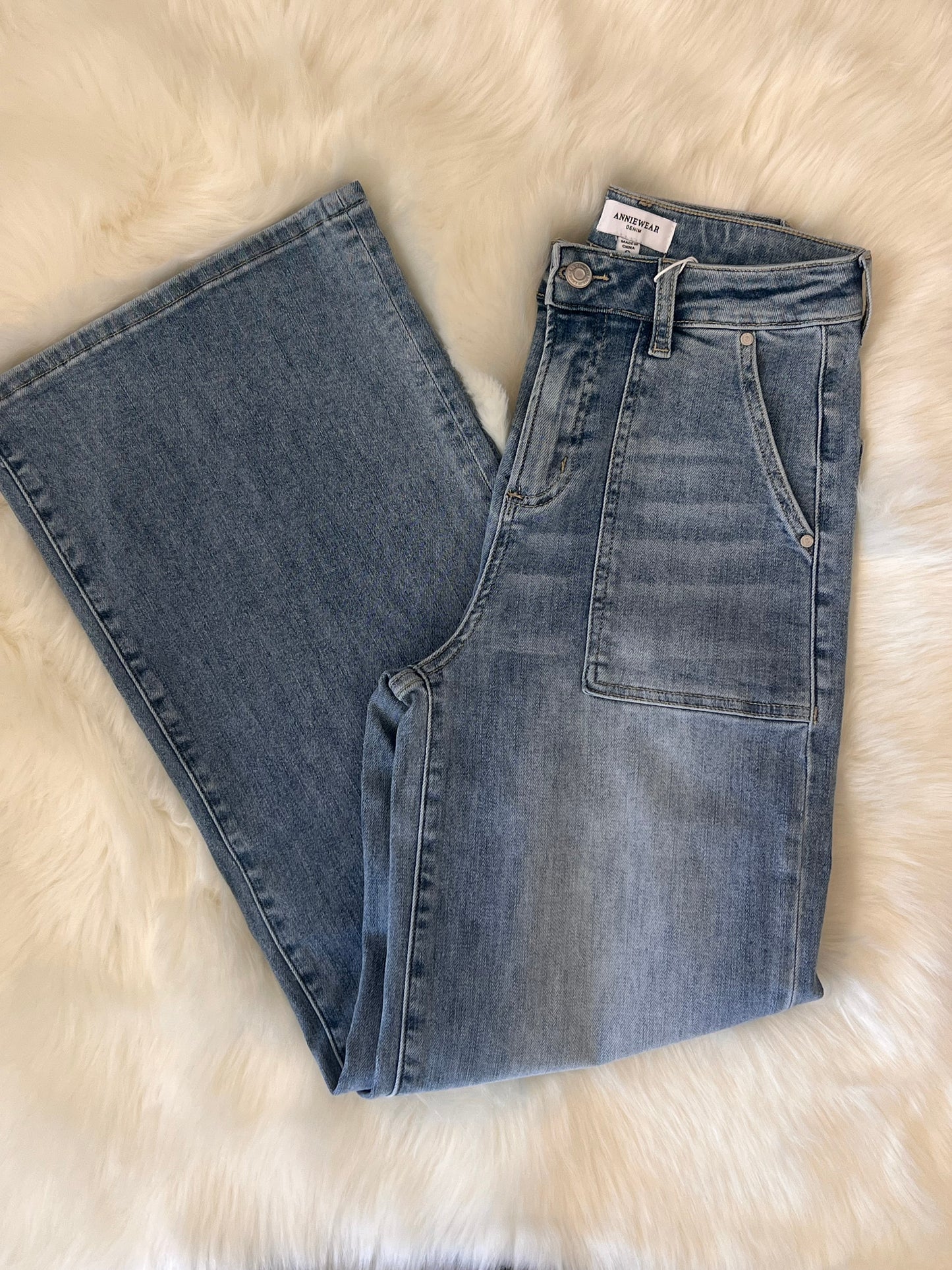 COMFORT STRETCH WIDE LEG CUFF JEANS