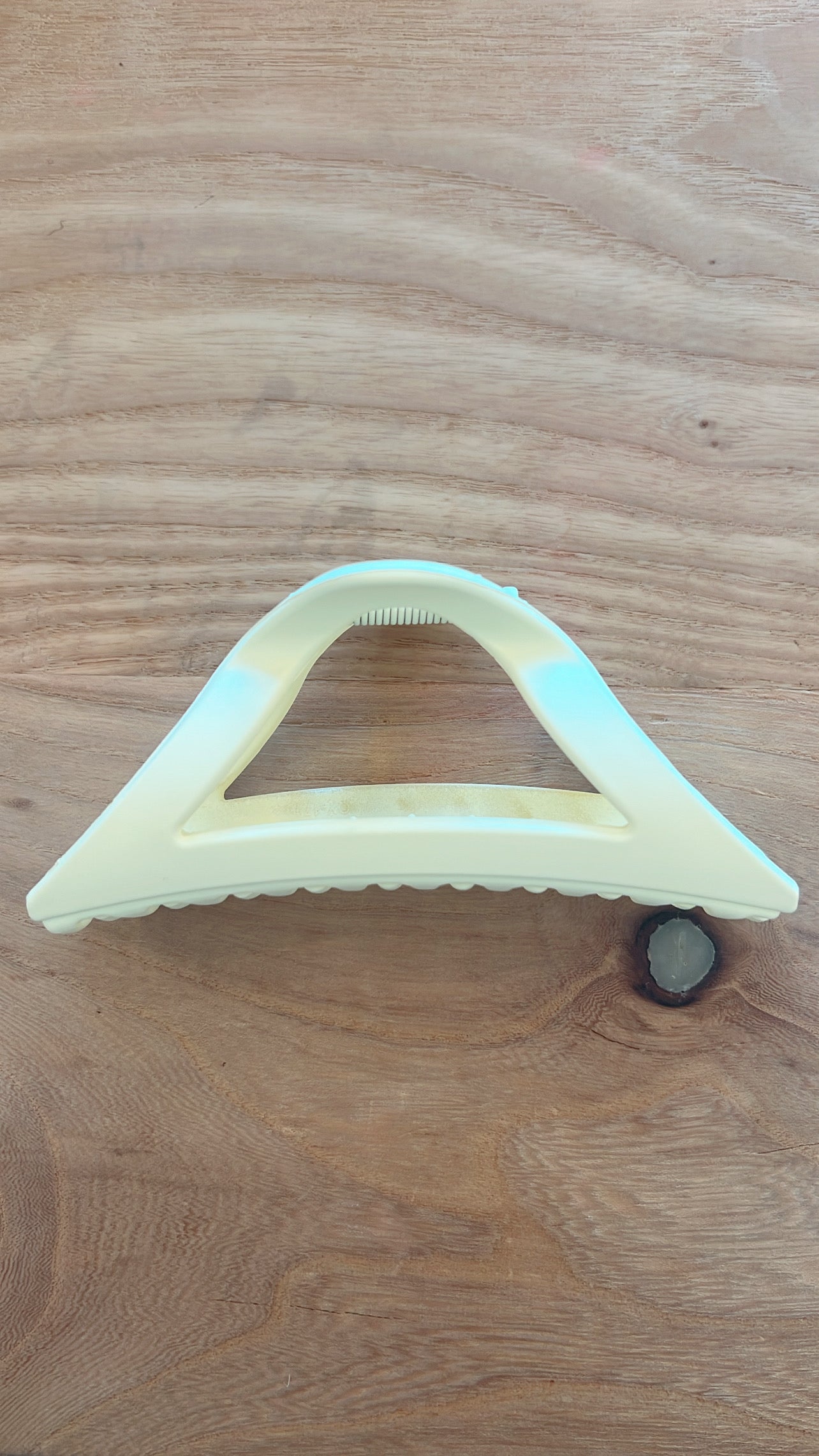 Large Triangle Matte Hair Claw