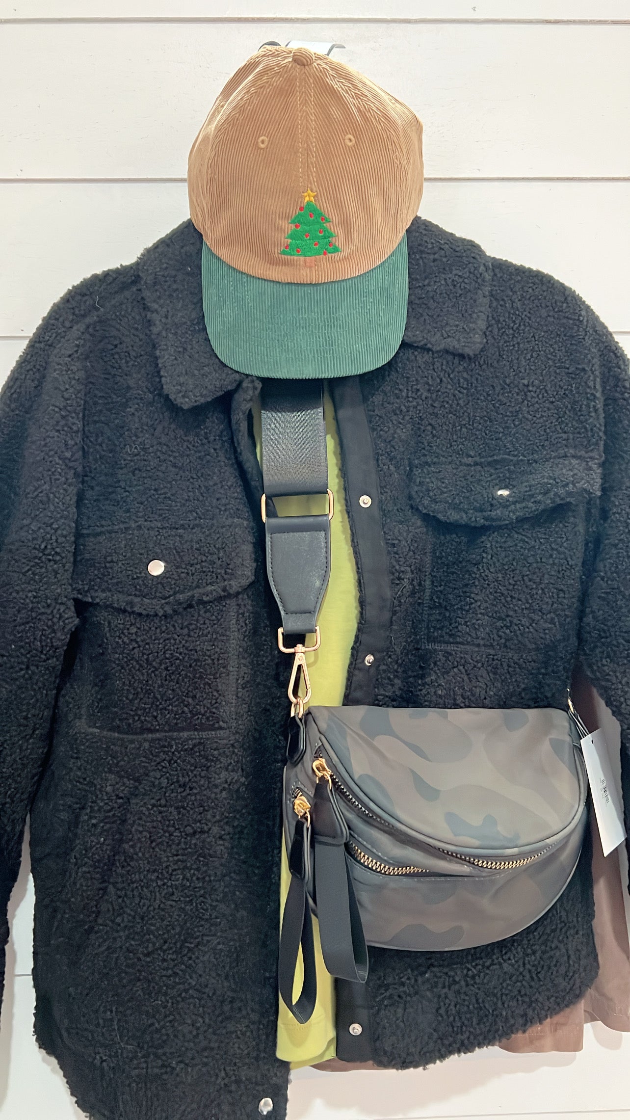 Oversize Black Fleece Jacket w Pockets/Snap Button