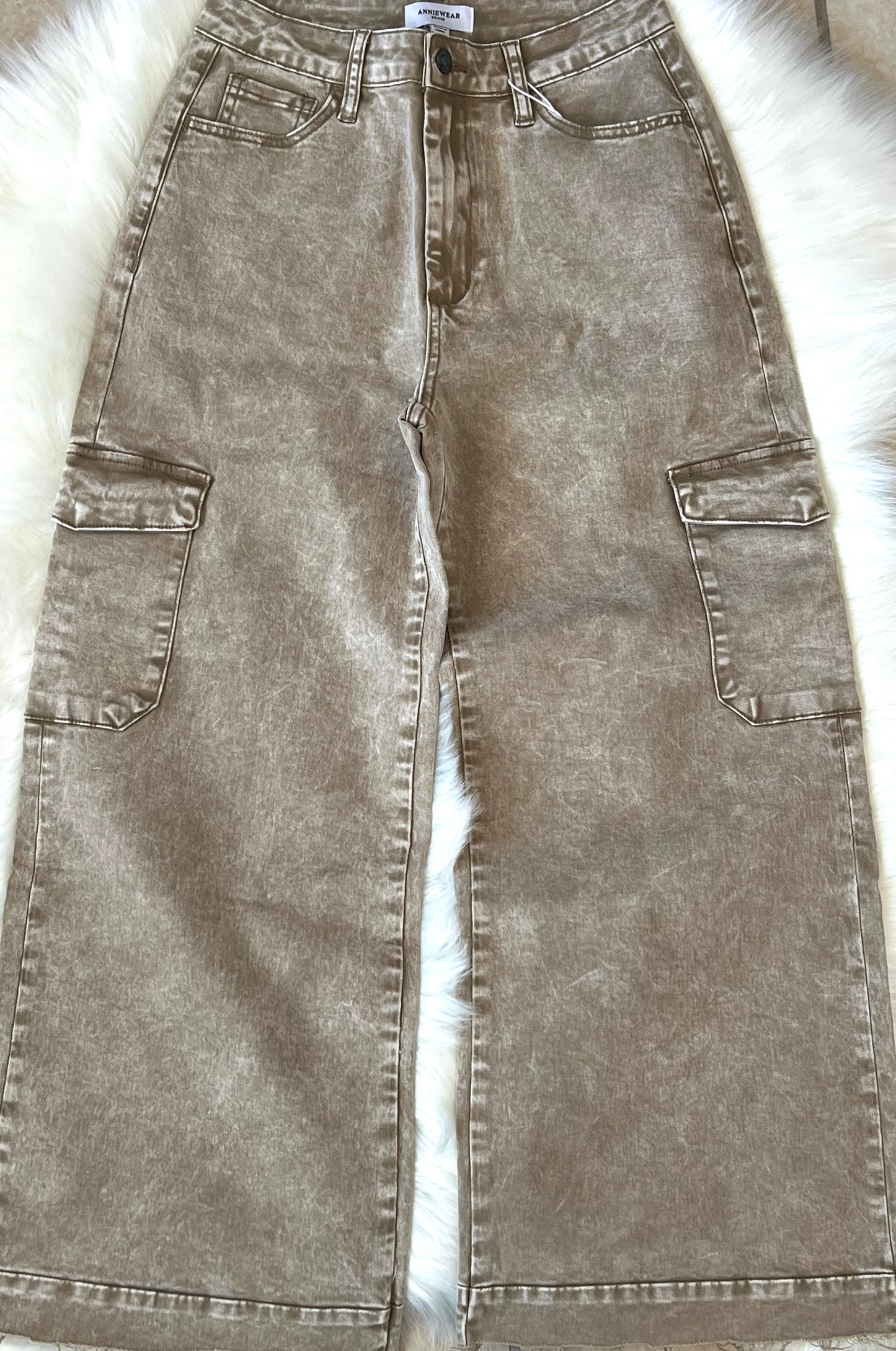Comfort Cropped Cargo Wide Jean