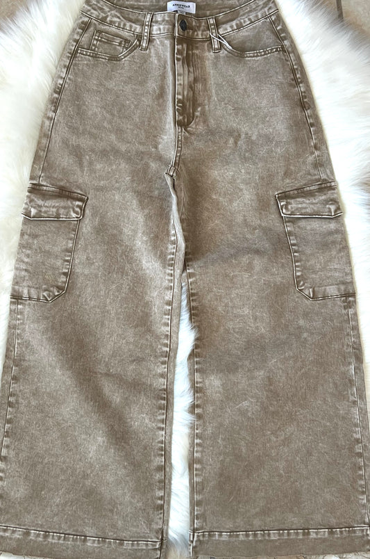 Comfort Cropped Cargo Wide Jean