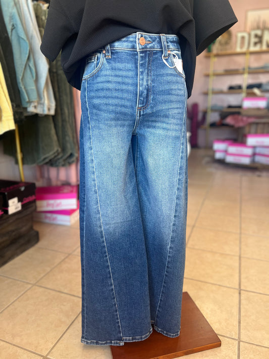 Crop Wide Front and Back Sort Step Hem Jean