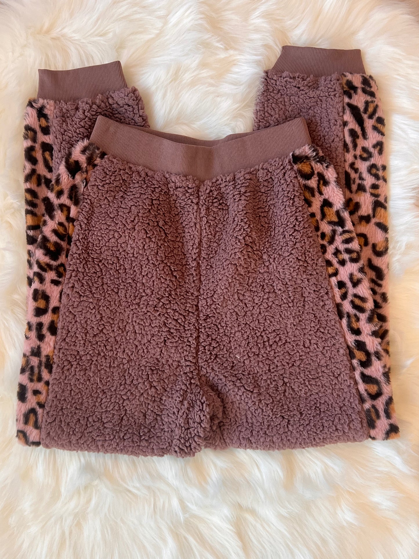 Teddy Fleece Joggers w/ Leopard Stripe